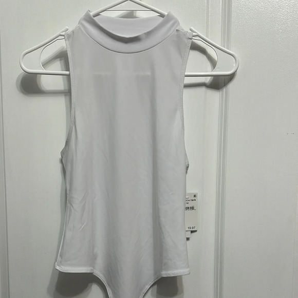 Abound‎ White Sleeveless NWT women’s white thong bodysuit - Picture 1 of 5